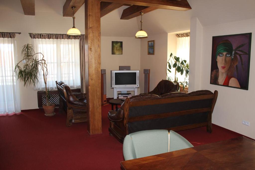 Hotel Zajazd Kultury, Dawniej Pocztowy Grünberg Exterior foto